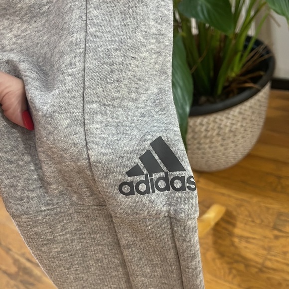 Men’s Adidas Sweatpants Skinny Leg - Picture 2 of 4
